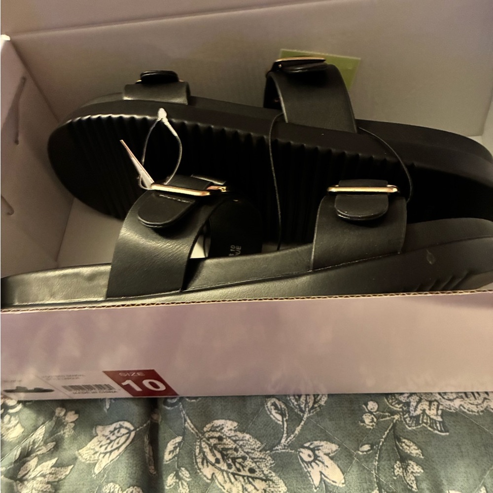 NWT DV Dolce Vita Black Double Strap Sandals with Buckles Footbed Style Unique - Picture 2 of 4